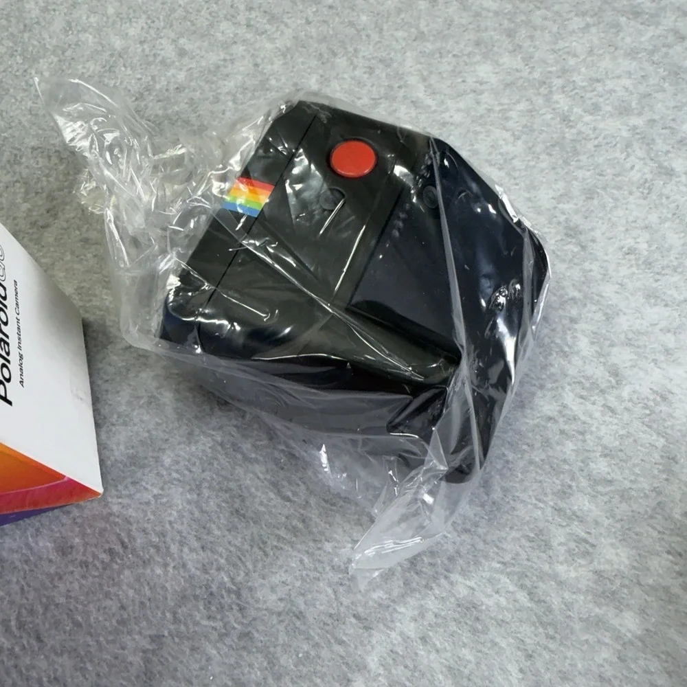 Polaroid Go Analog Instant Camera Black Open Box With Charger Wrist Strap